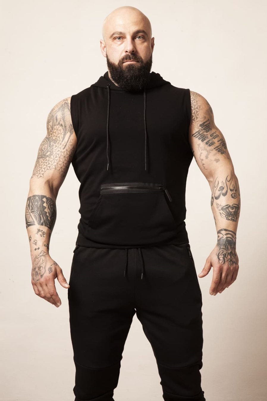 LOUIS RICAUTE SUDADERA NEGRA