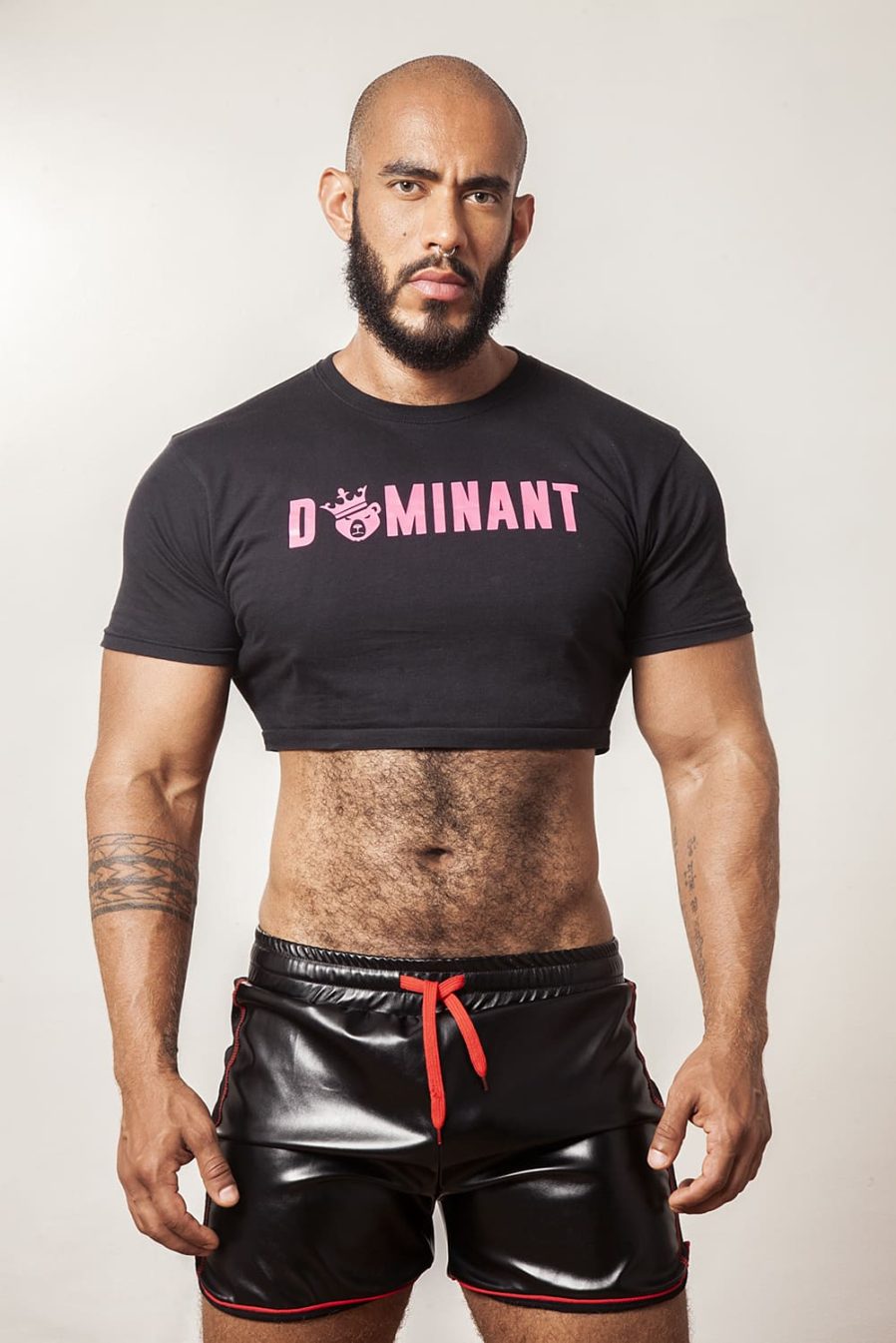CROP TOP NEGRO DOMINANT