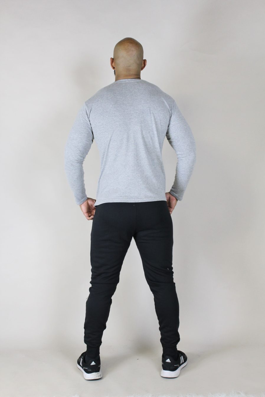 CAMISETA MANGA LARGA GRIS - Imagen 3